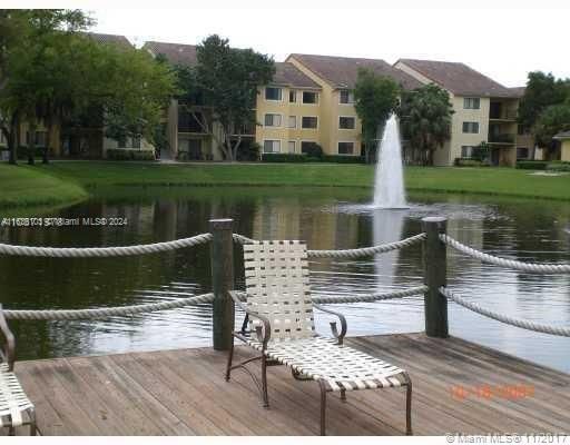 For Rent: $2,100 (2 beds, 2 baths, 986 Square Feet)