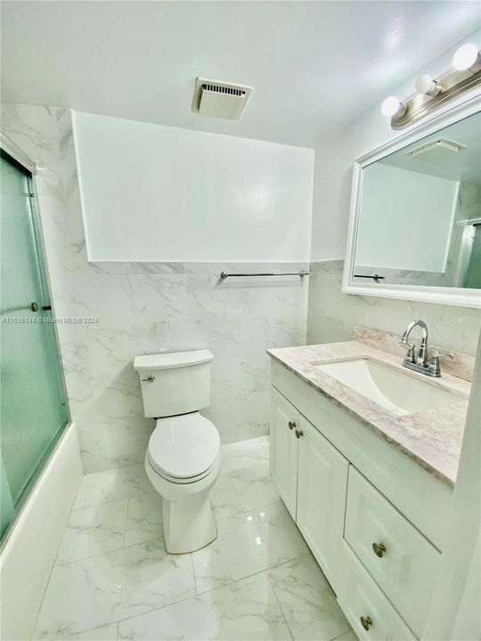 Active With Contract: $2,250 (2 beds, 2 baths, 1170 Square Feet)