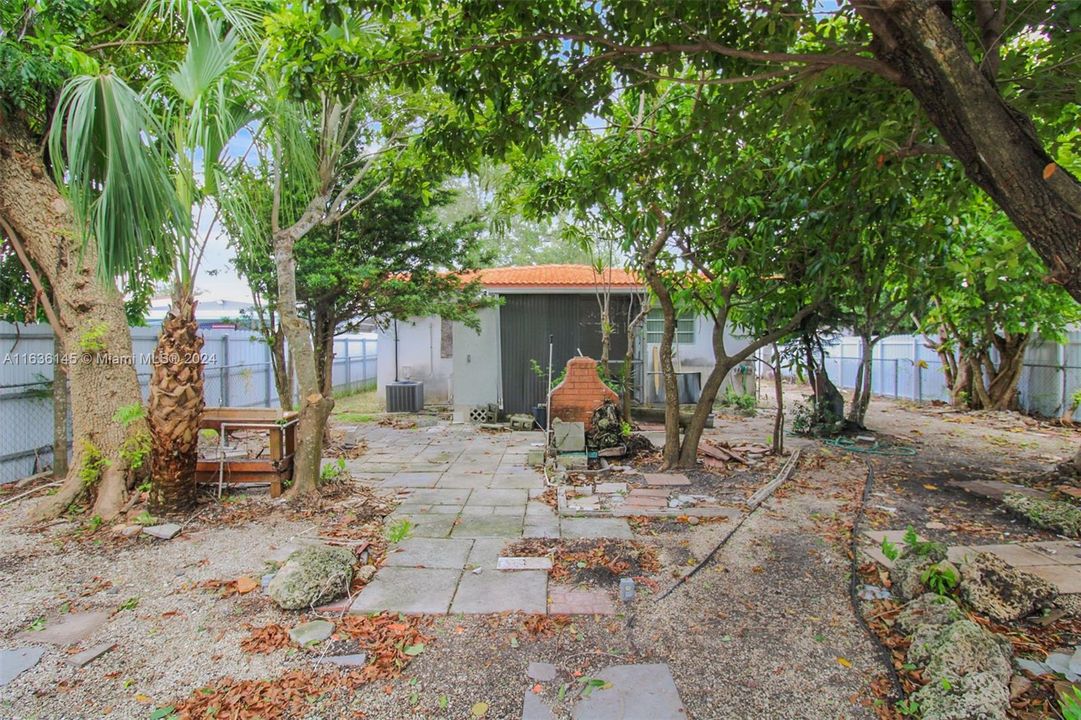 Recently Sold: $629,000 (3 beds, 2 baths, 1476 Square Feet)