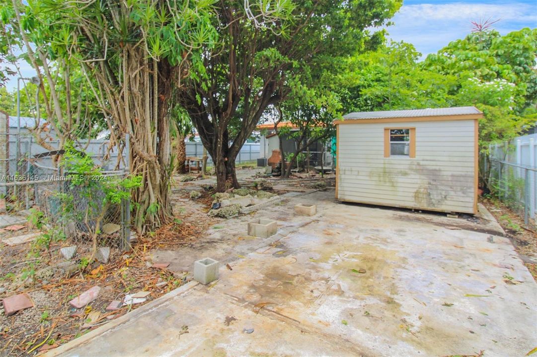 Recently Sold: $629,000 (3 beds, 2 baths, 1476 Square Feet)