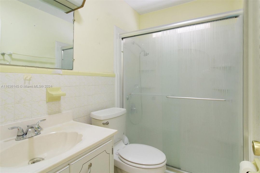 Recently Sold: $629,000 (3 beds, 2 baths, 1476 Square Feet)