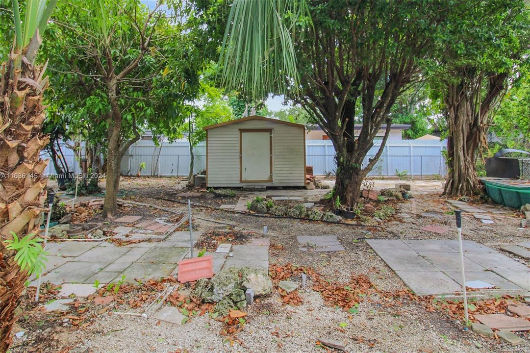 Recently Sold: $629,000 (3 beds, 2 baths, 1476 Square Feet)