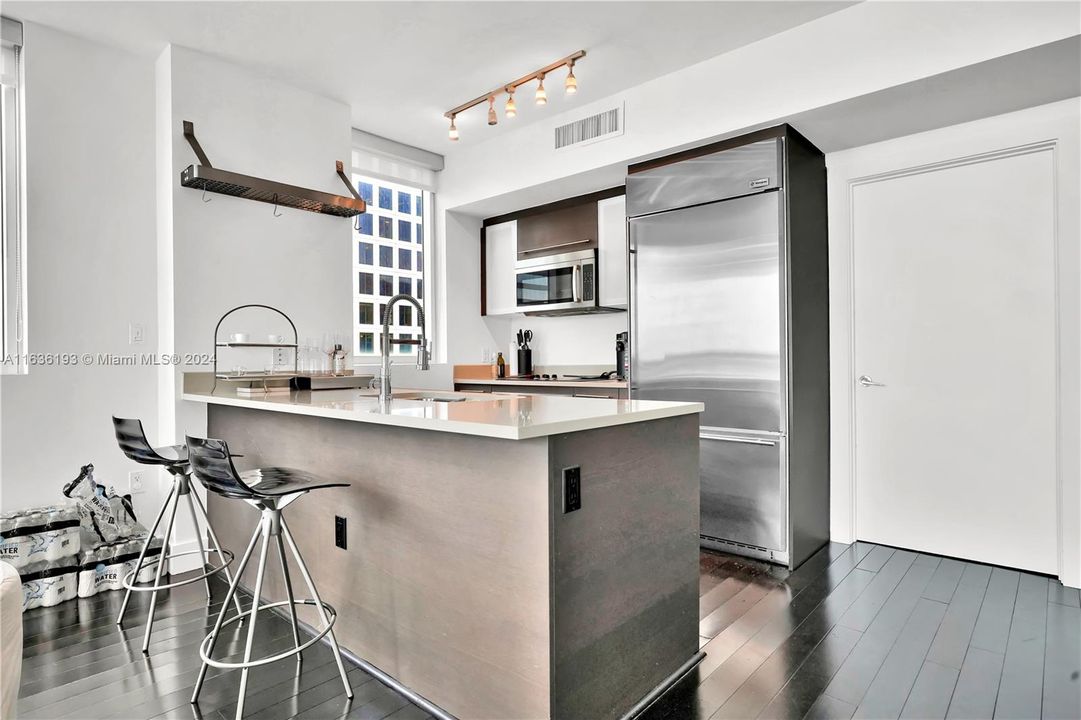 Active With Contract: $5,000 (2 beds, 2 baths, 1146 Square Feet)