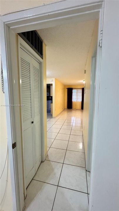 Active With Contract: $125,000 (1 beds, 1 baths, 691 Square Feet)