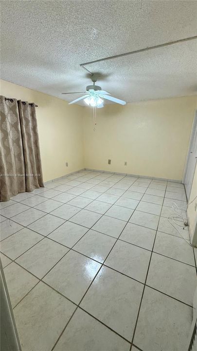 Active With Contract: $125,000 (1 beds, 1 baths, 691 Square Feet)