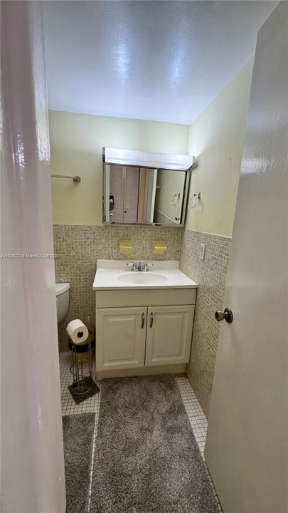 Active With Contract: $125,000 (1 beds, 1 baths, 691 Square Feet)