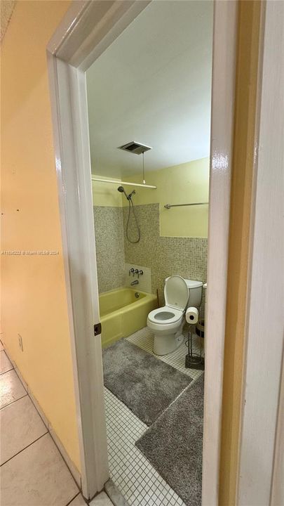 Active With Contract: $125,000 (1 beds, 1 baths, 691 Square Feet)