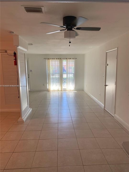 Active With Contract: $3,400 (3 beds, 2 baths, 1314 Square Feet)