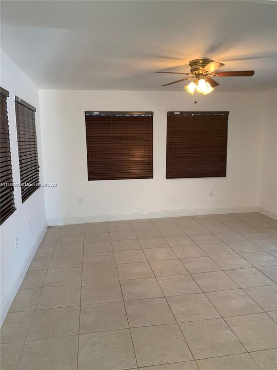 Active With Contract: $3,400 (3 beds, 2 baths, 1314 Square Feet)