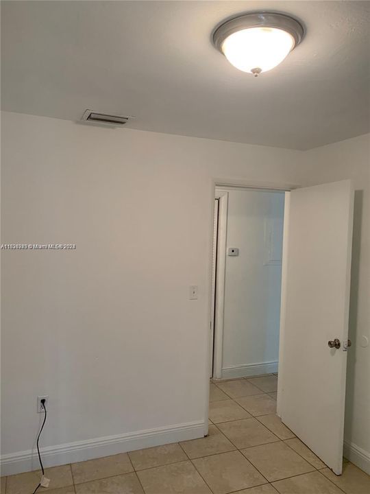 Active With Contract: $3,400 (3 beds, 2 baths, 1314 Square Feet)