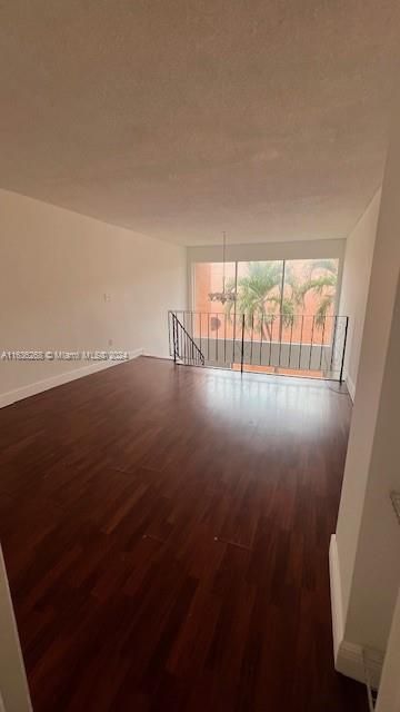 For Sale: $225,000 (1 beds, 1 baths, 770 Square Feet)