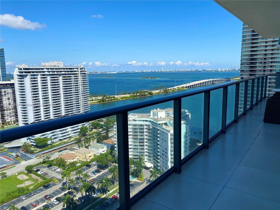 Active With Contract: $4,750 (2 beds, 2 baths, 1141 Square Feet)