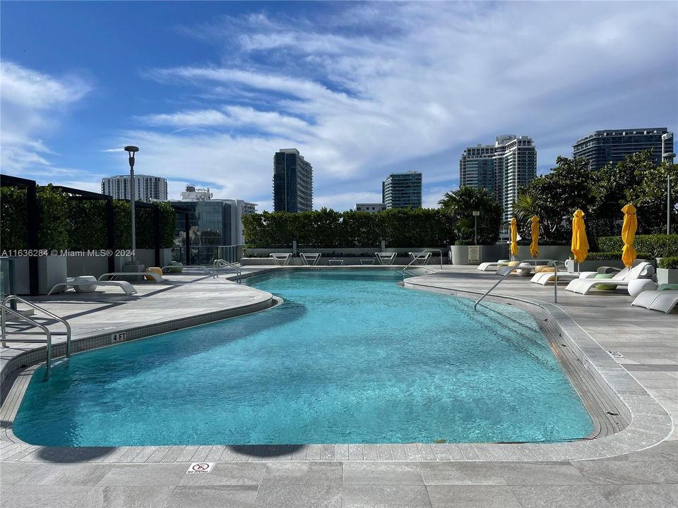 Active With Contract: $4,750 (2 beds, 2 baths, 1141 Square Feet)