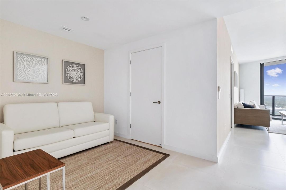 Active With Contract: $4,750 (2 beds, 2 baths, 1141 Square Feet)