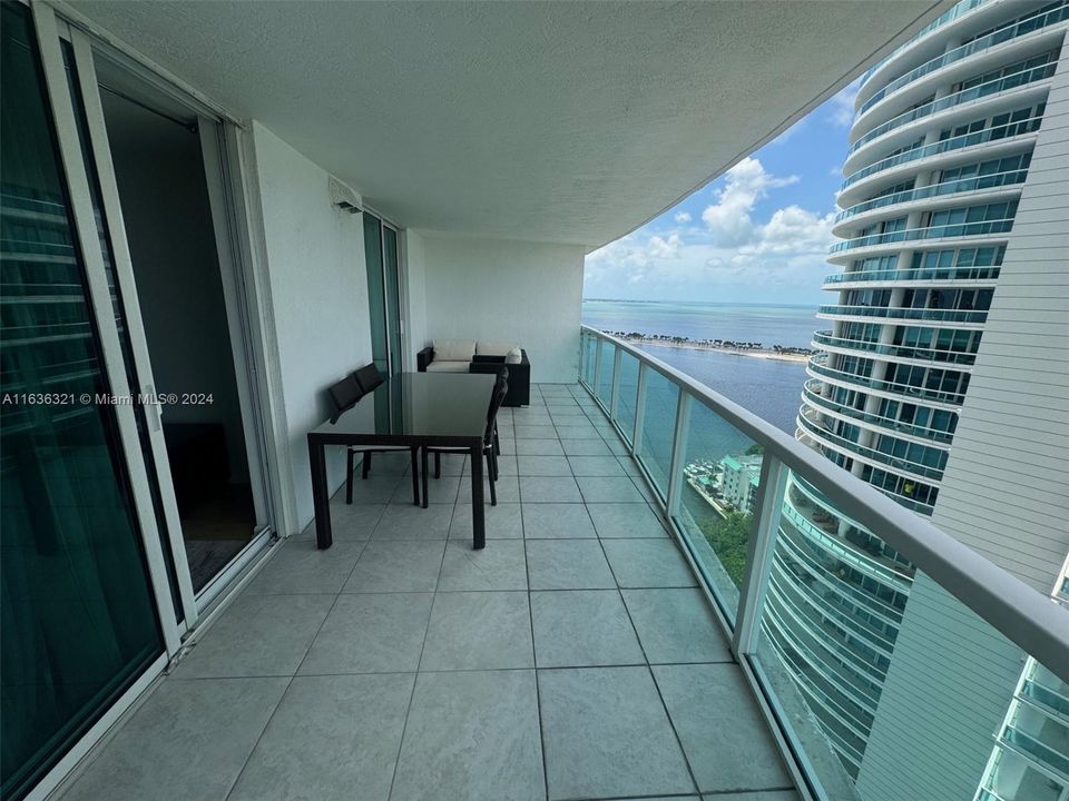 Recently Sold: $550,000 (1 beds, 1 baths, 791 Square Feet)