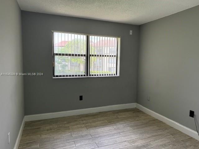 Active With Contract: $2,100 (2 beds, 1 baths, 848 Square Feet)