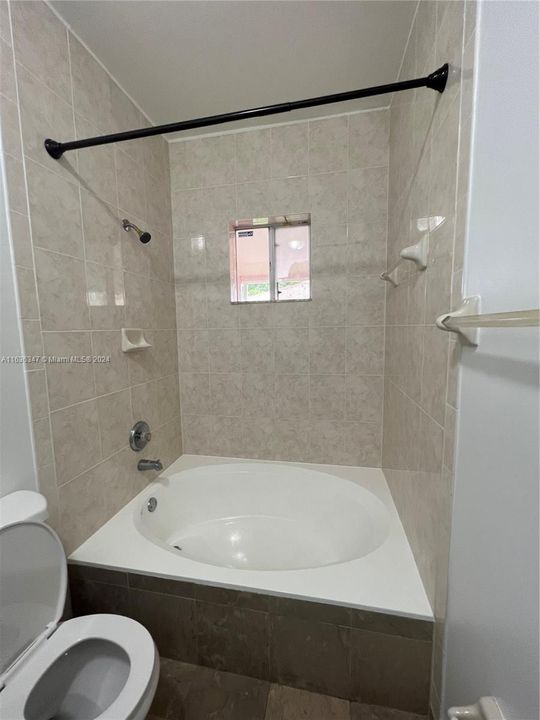 Recently Rented: $3,300 (3 beds, 2 baths, 1203 Square Feet)