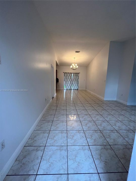 Recently Rented: $3,300 (3 beds, 2 baths, 1203 Square Feet)