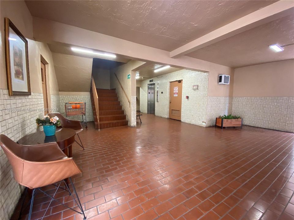 Recently Sold: $205,000 (2 beds, 2 baths, 1000 Square Feet)