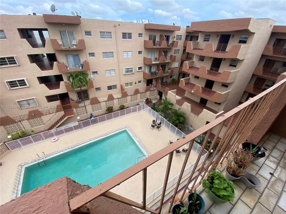 Recently Sold: $205,000 (2 beds, 2 baths, 1000 Square Feet)