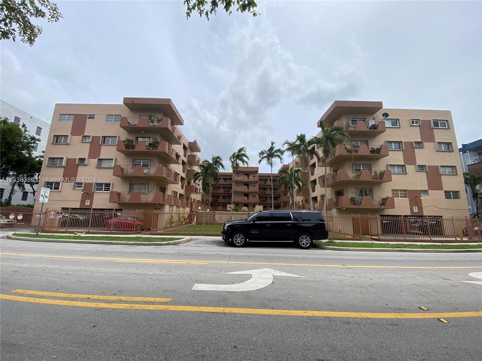 Recently Sold: $205,000 (2 beds, 2 baths, 1000 Square Feet)