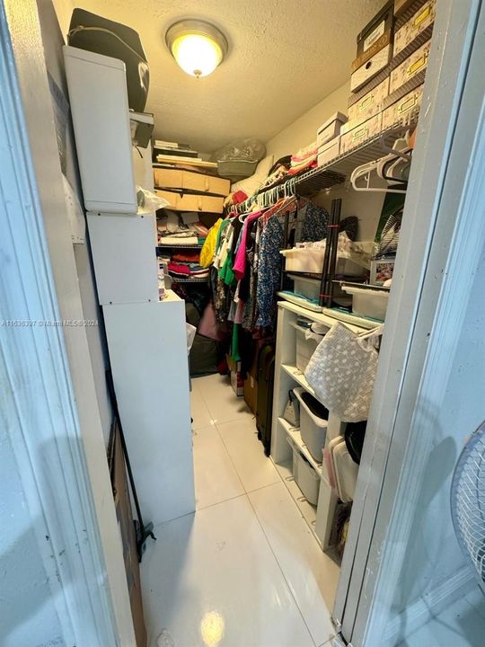 Vendido Recientemente: $450,000 (3 camas, 2 baños, 1104 Pies cuadrados)