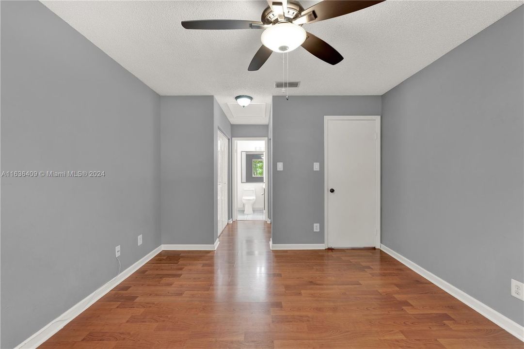 Недавно арендовано: $2,380 (2 спален, 2 ванн, 1075 Квадратных фут)