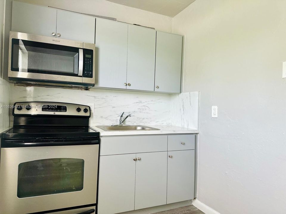 最近租的: $1,650 (1 贝兹, 1 浴室, 0 平方英尺)