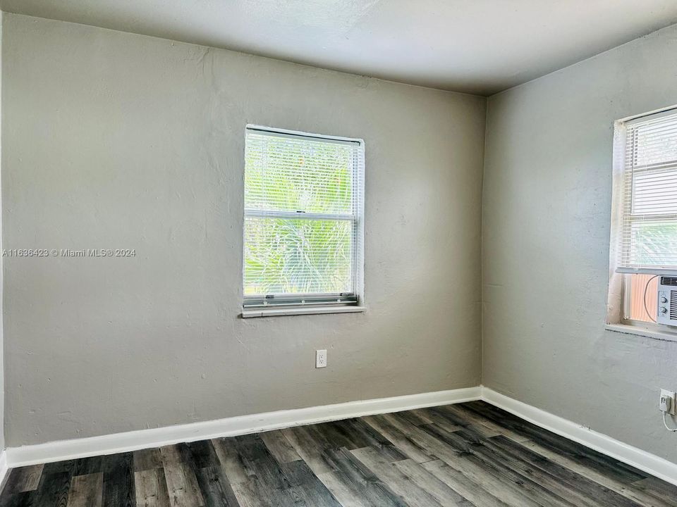 最近租的: $1,650 (1 贝兹, 1 浴室, 0 平方英尺)