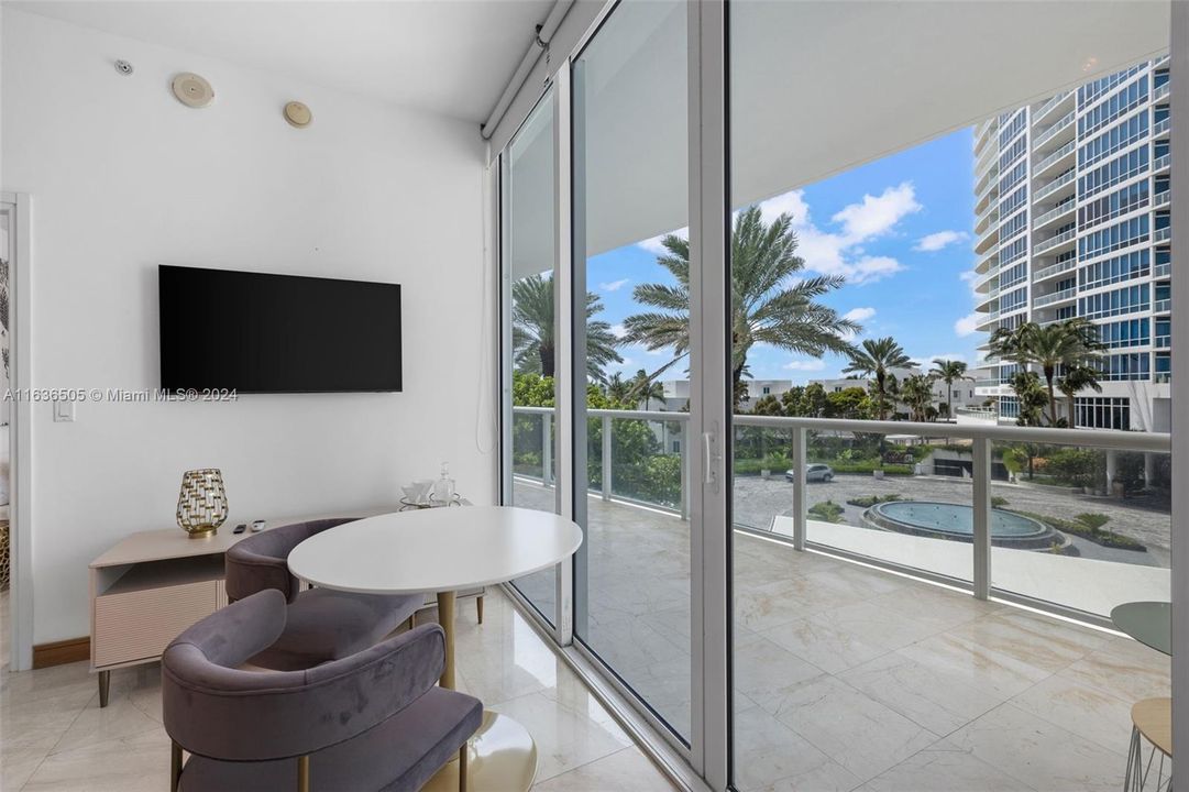 Recently Rented: $9,500 (1 beds, 1 baths, 609 Square Feet)