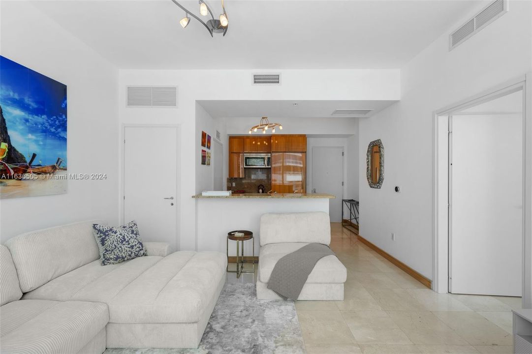 Recently Rented: $9,500 (1 beds, 1 baths, 609 Square Feet)