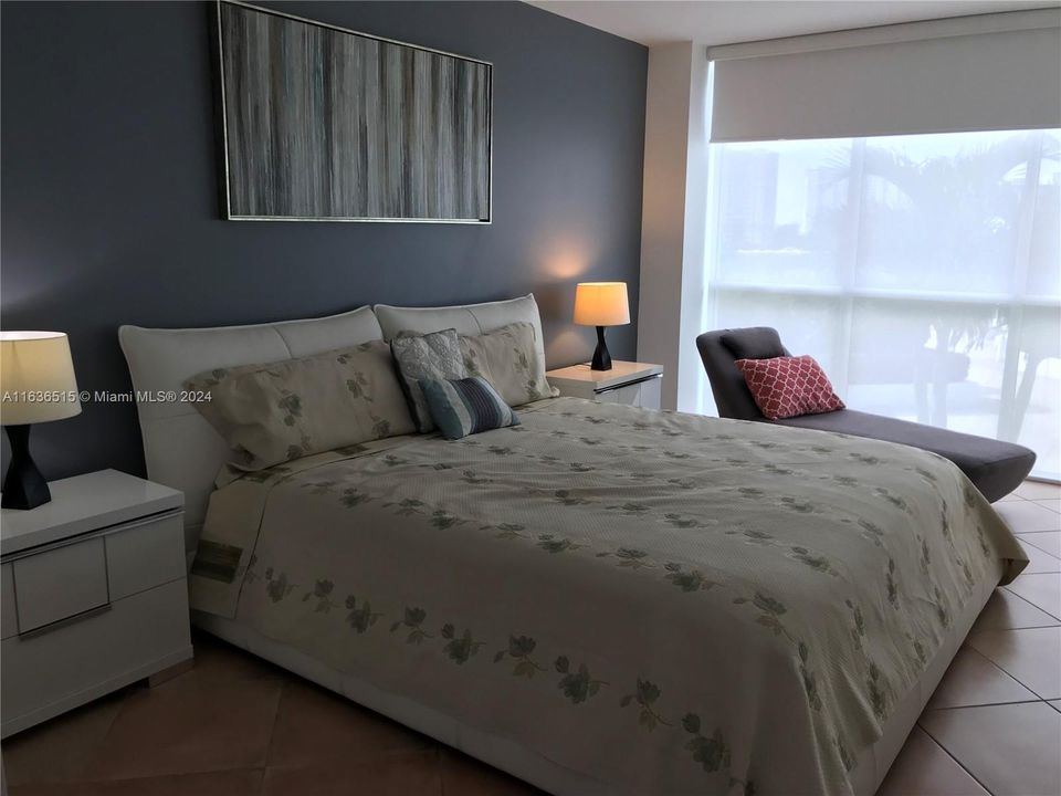 Recently Rented: $4,700 (2 beds, 2 baths, 1530 Square Feet)