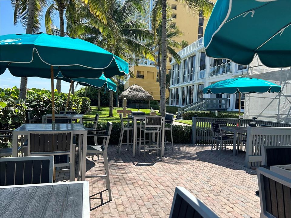 Recently Rented: $4,700 (2 beds, 2 baths, 1530 Square Feet)