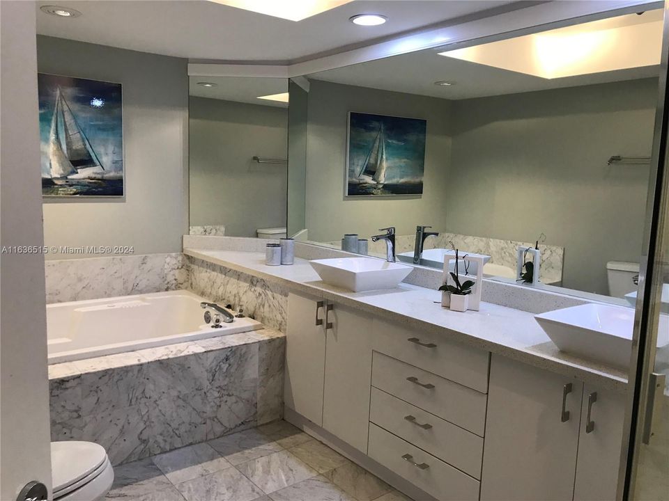 Recently Rented: $4,700 (2 beds, 2 baths, 1530 Square Feet)