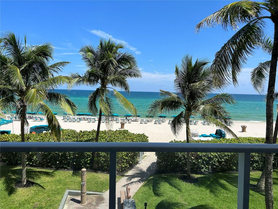 Recently Rented: $4,700 (2 beds, 2 baths, 1530 Square Feet)