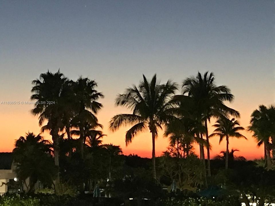 Recently Rented: $4,700 (2 beds, 2 baths, 1530 Square Feet)