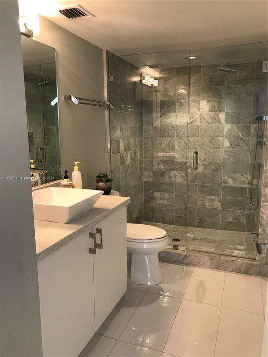 Recently Rented: $4,700 (2 beds, 2 baths, 1530 Square Feet)