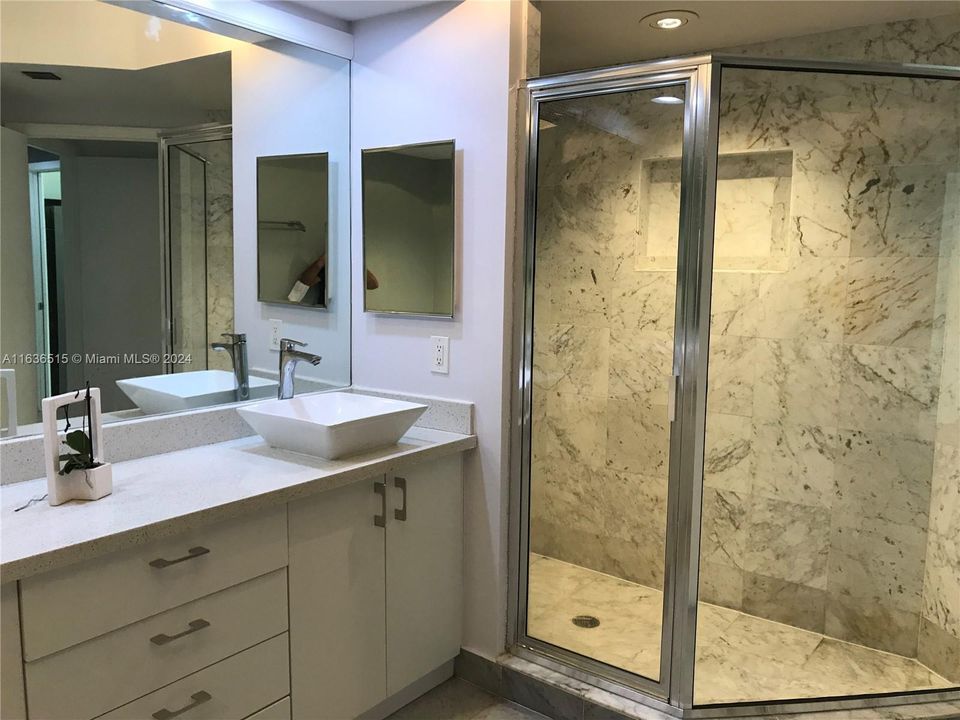 Recently Rented: $4,700 (2 beds, 2 baths, 1530 Square Feet)