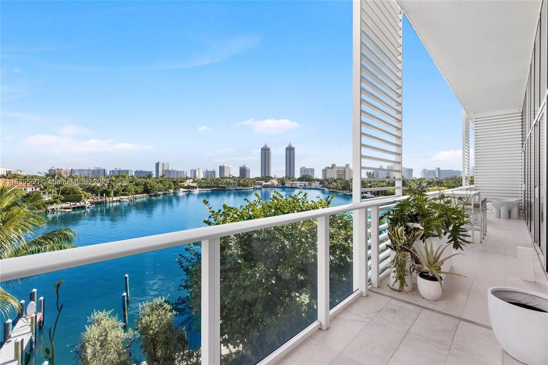 For Sale: $4,995,000 (2 beds, 2 baths, 2766 Square Feet)