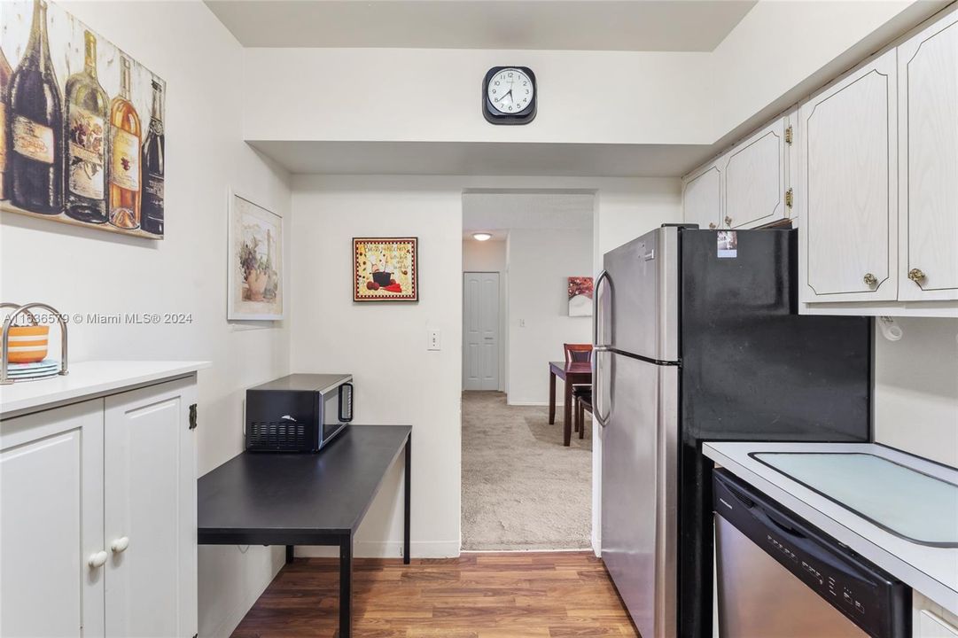 Recently Sold: $310,000 (1 beds, 1 baths, 870 Square Feet)