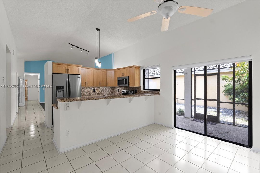 Recently Sold: $580,000 (3 beds, 2 baths, 1546 Square Feet)