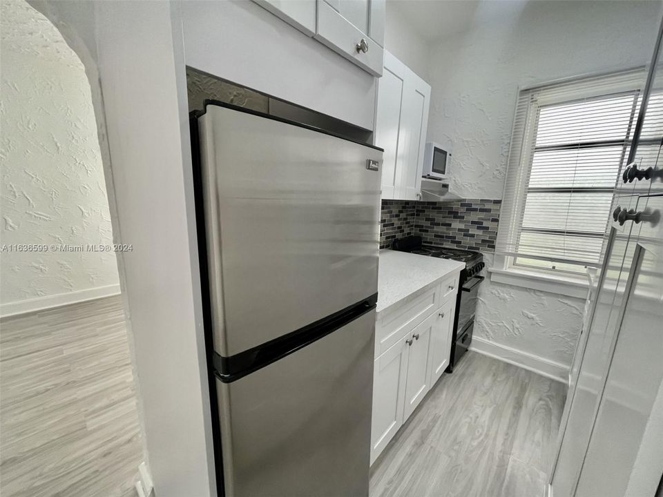 Recently Rented: $2,100 (1 beds, 1 baths, 700 Square Feet)