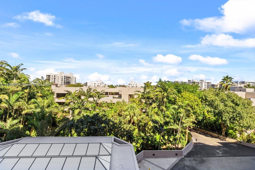 Active With Contract: $1,090,000 (2 beds, 2 baths, 1532 Square Feet)