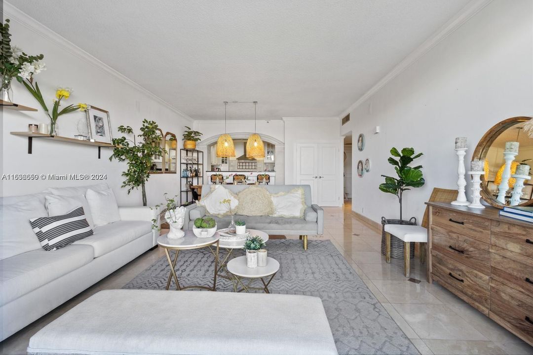 Active With Contract: $1,090,000 (2 beds, 2 baths, 1532 Square Feet)