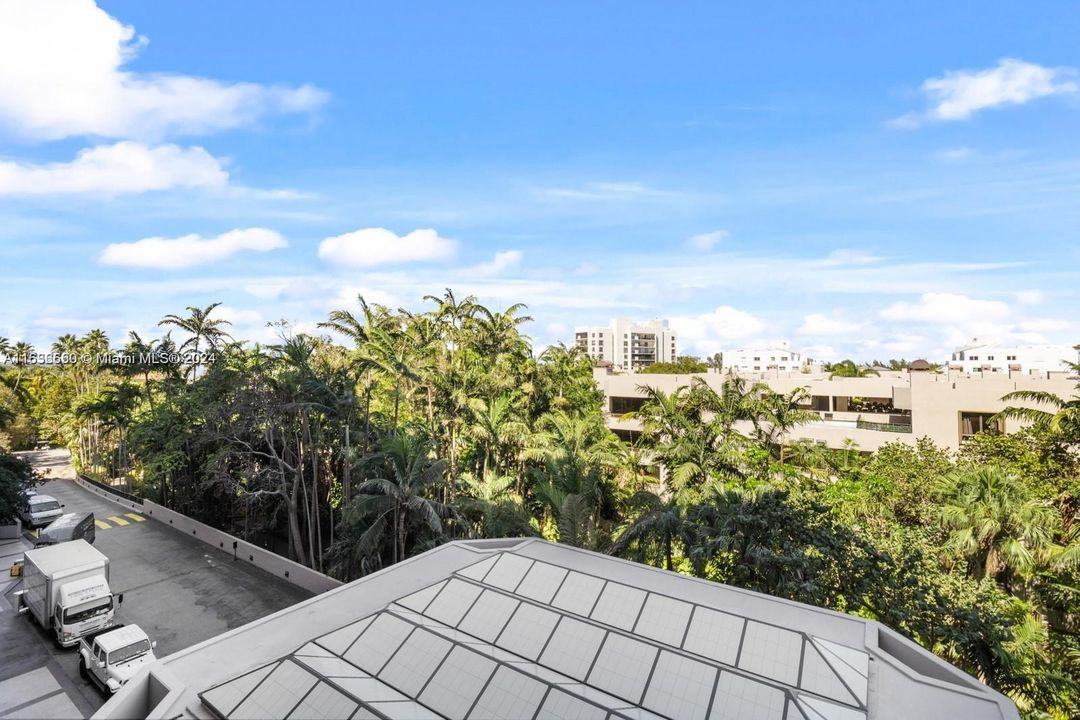 Active With Contract: $1,090,000 (2 beds, 2 baths, 1532 Square Feet)