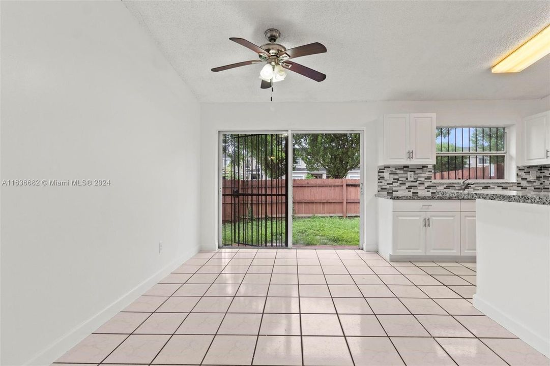 Recently Sold: $305,000 (3 beds, 2 baths, 1204 Square Feet)