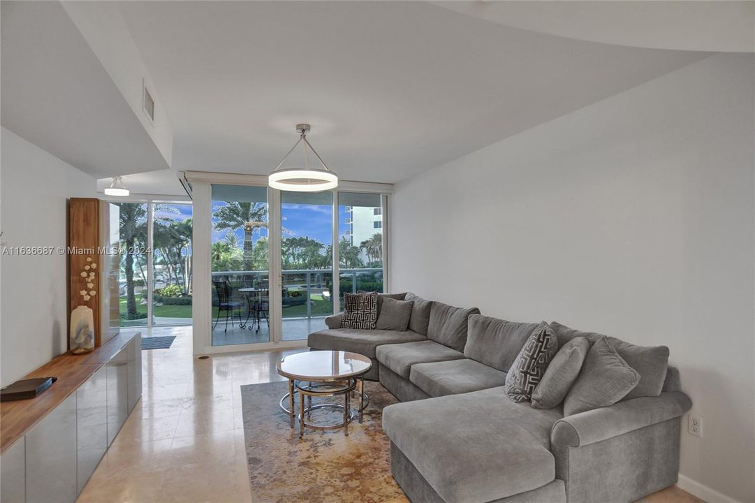 Active With Contract: $1,250,000 (2 beds, 2 baths, 1900 Square Feet)