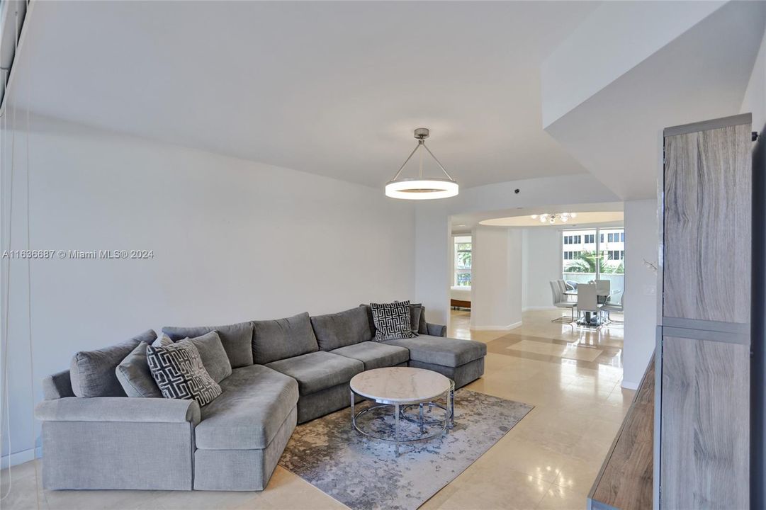 Active With Contract: $1,250,000 (2 beds, 2 baths, 1900 Square Feet)