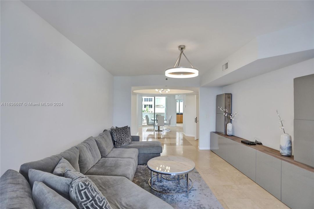 Active With Contract: $1,250,000 (2 beds, 2 baths, 1900 Square Feet)