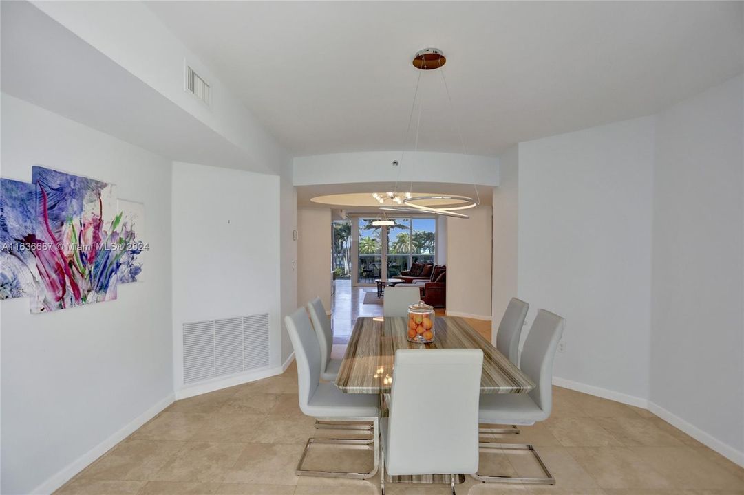 Active With Contract: $1,250,000 (2 beds, 2 baths, 1900 Square Feet)